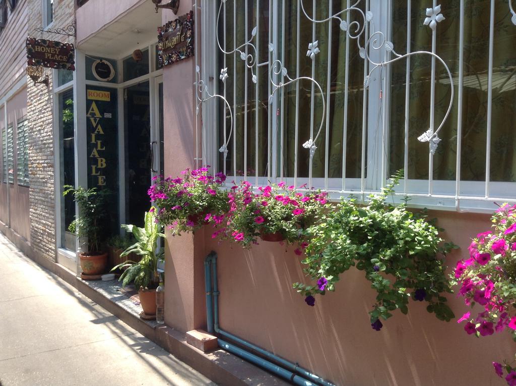 Ricos Honey Place Guesthouse Μπανγκόκ Εξωτερικό φωτογραφία