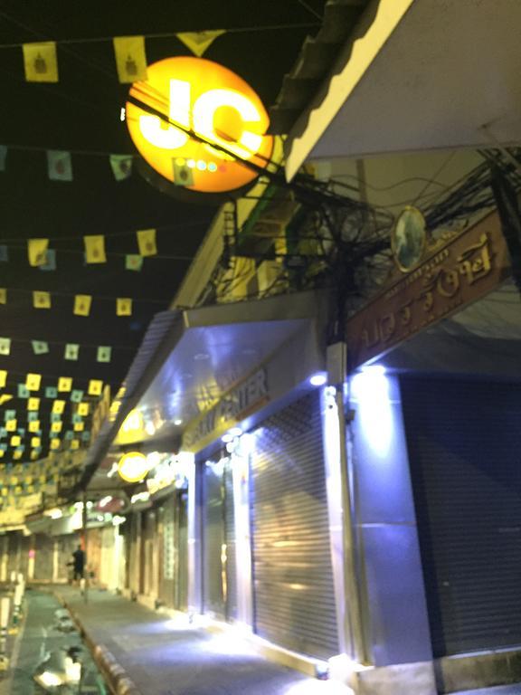 Ricos Honey Place Guesthouse Μπανγκόκ Εξωτερικό φωτογραφία